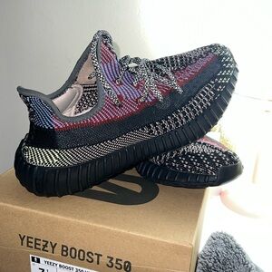 Yeezy boost 350 size 7.5 in men 8.5 in women